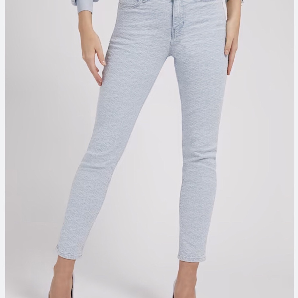 NWT Guess 1981 Skinny Light Cube Size 25